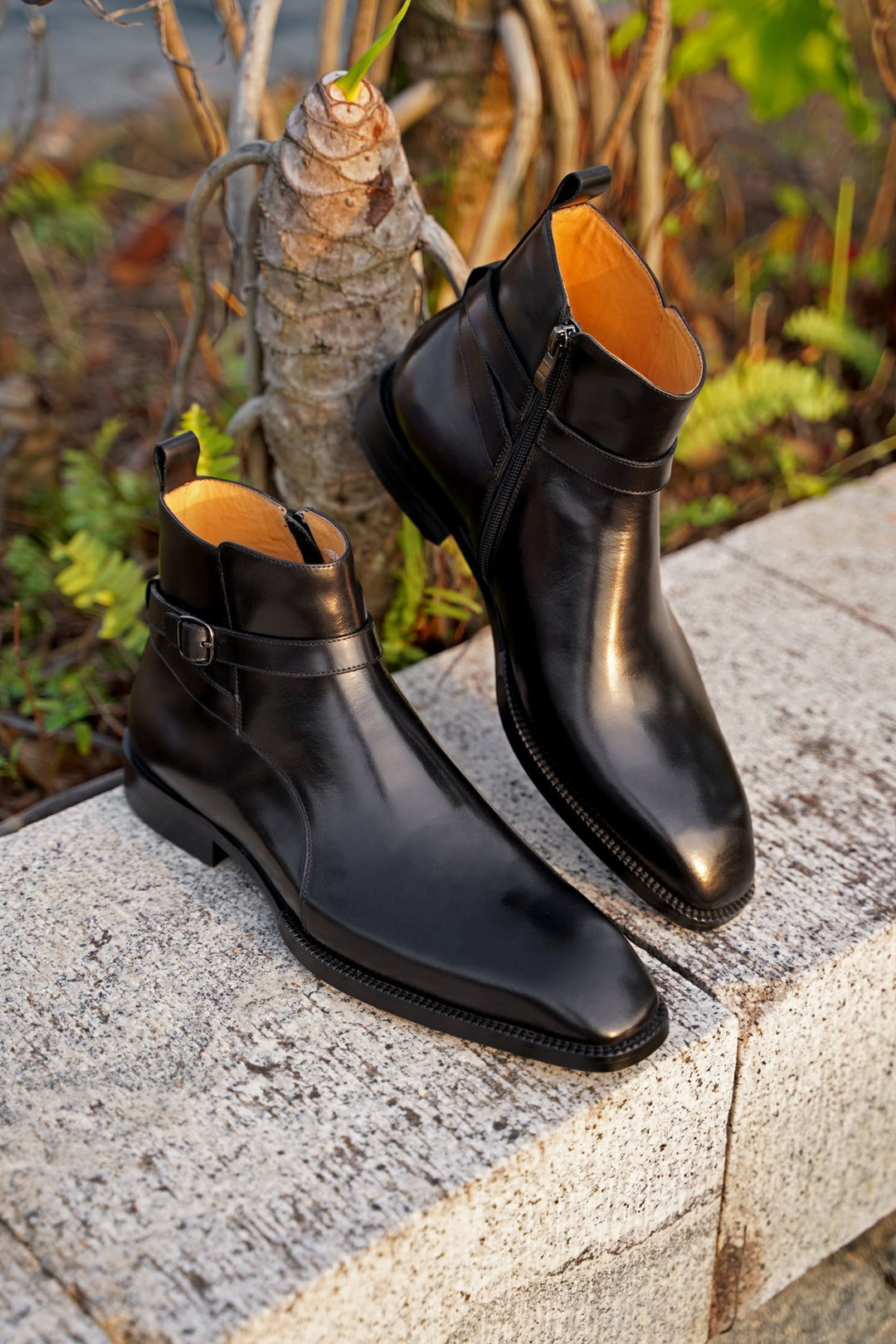 Men's Cowhide Chelsea Boots - Square Toe