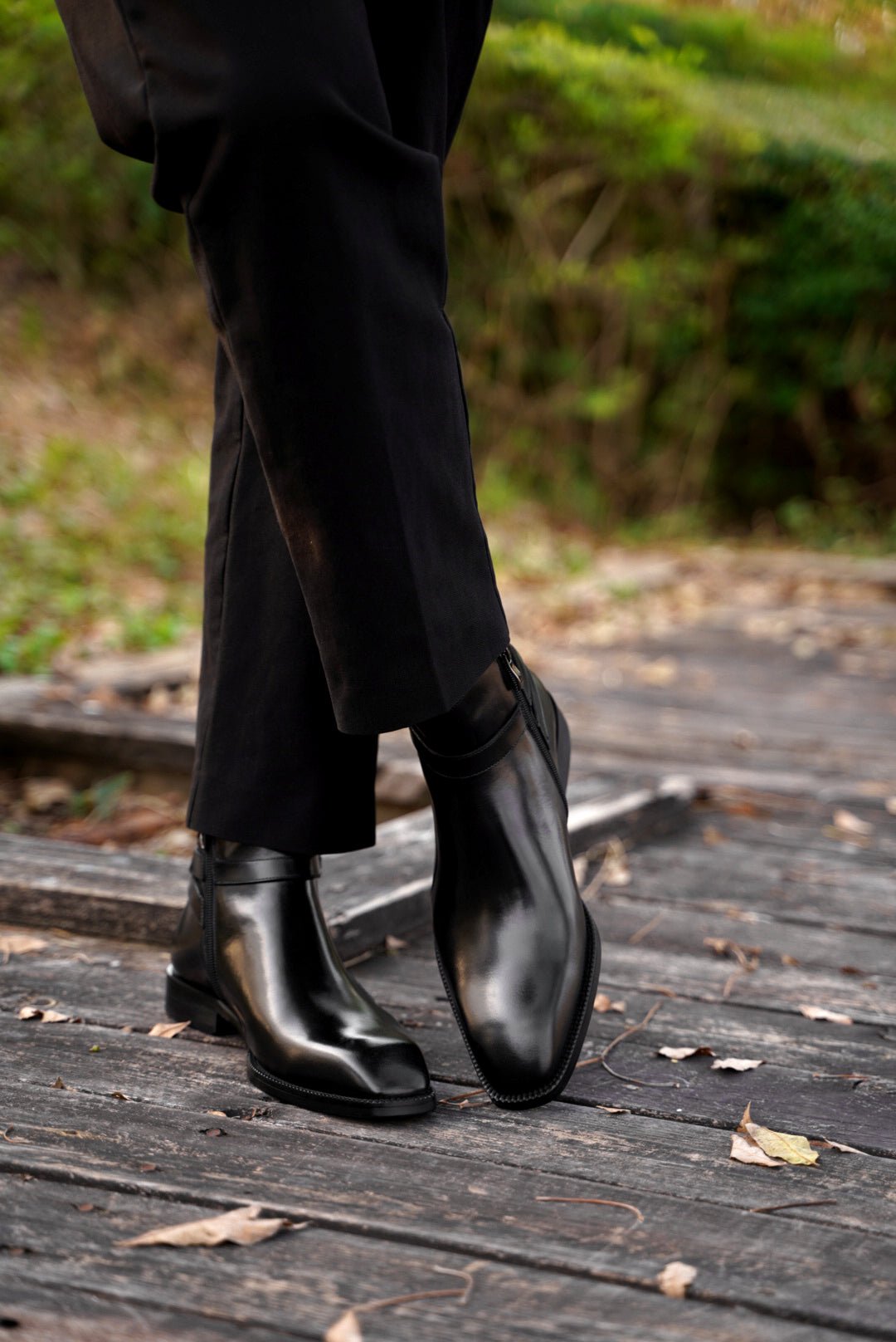 Men's Cowhide Chelsea Boots - Square Toe