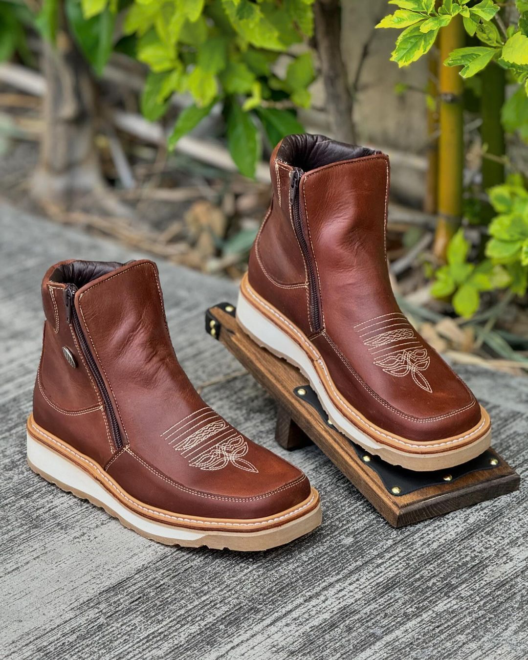 New Trend Cowhide Cowboy Boots