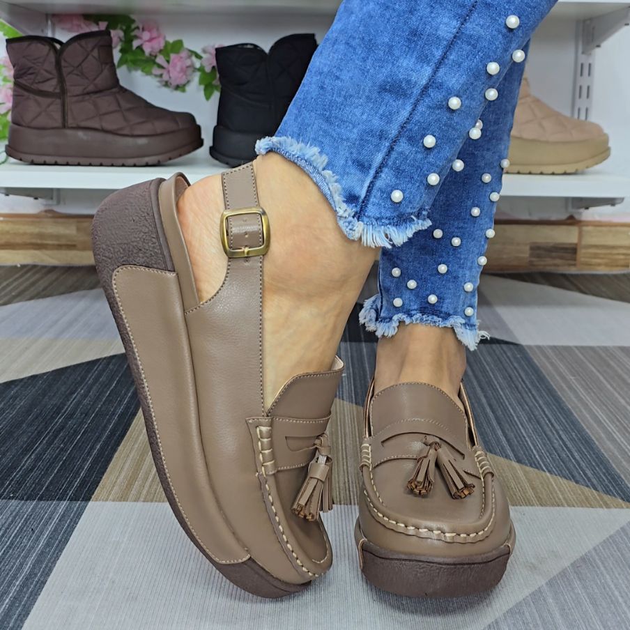 Women's tassel detail leather sandals