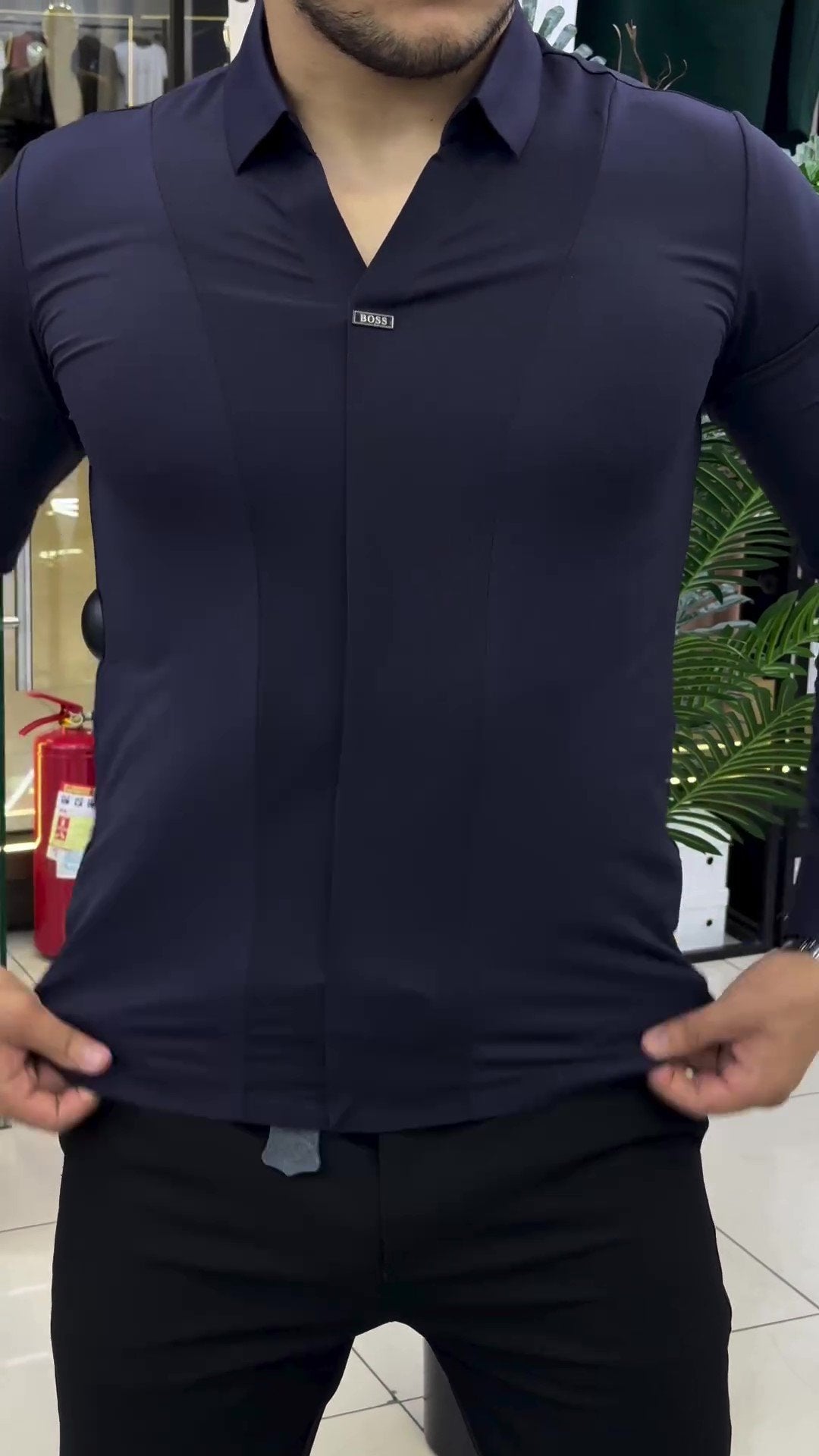Men's textured V-neck slim shirt