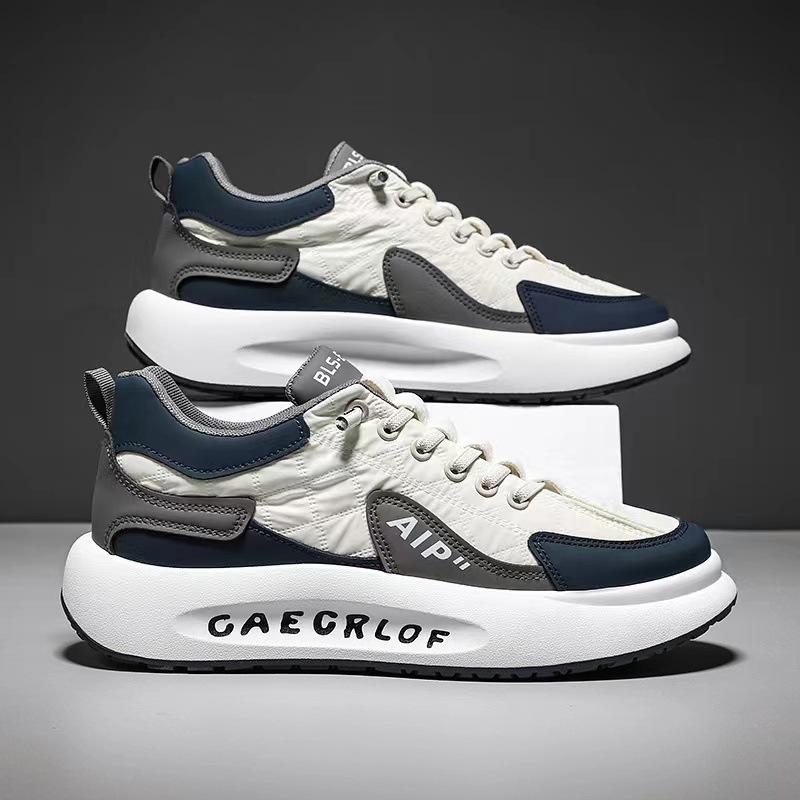 New trendy men's sports shoes